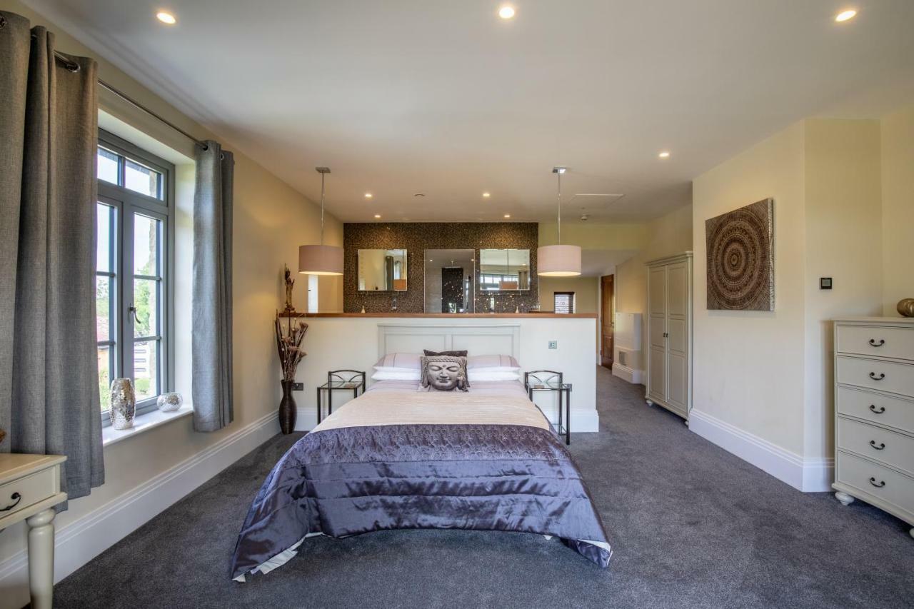 Charlton Court Apartment แรดสต็อค ภายนอก รูปภาพ