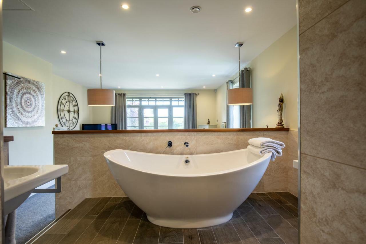 Charlton Court Apartment แรดสต็อค ภายนอก รูปภาพ