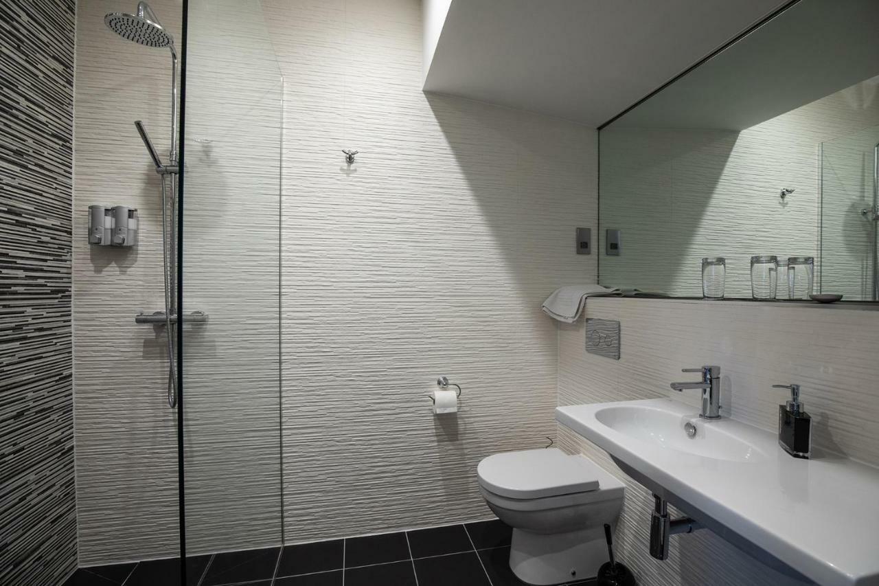 Charlton Court Apartment แรดสต็อค ภายนอก รูปภาพ